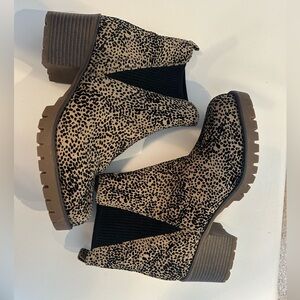 Maurices Spotted Black and Tan Ankle Booties